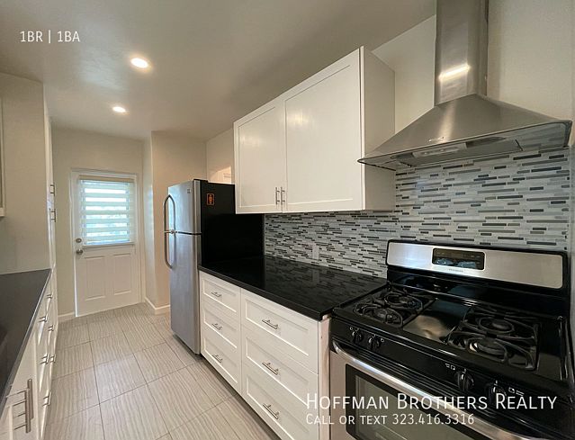 1st image of 1807 Oak St #B