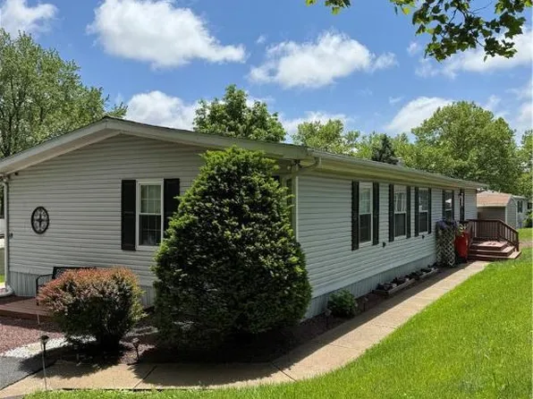 18 Springridge Rd, Bath, PA 18014