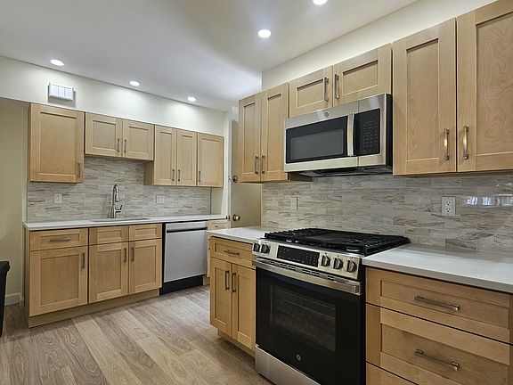 3rd image of 20-59 31st St #1