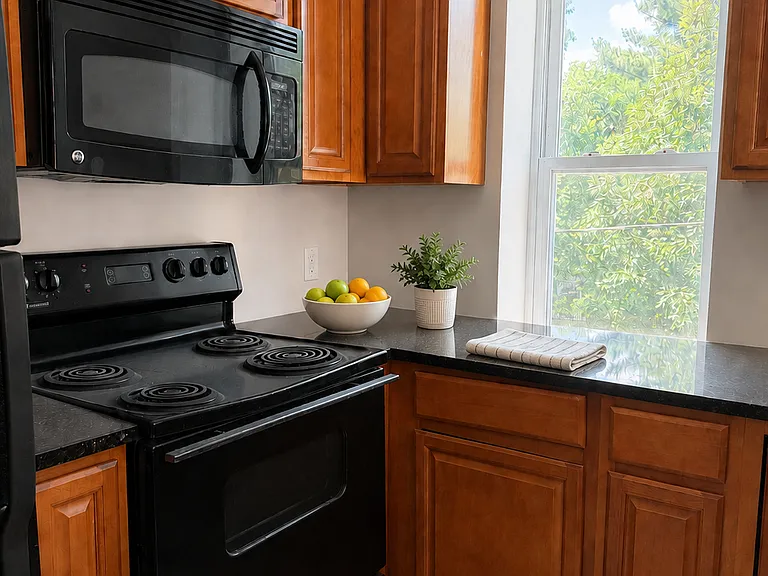70 Morris St #2 — Photo 4