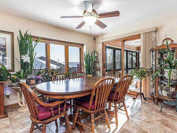 2nd image of 2987 Deerwood Cir