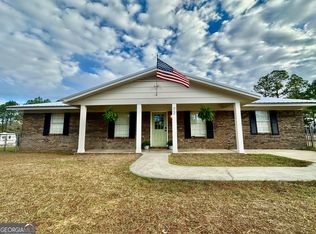 72 W 10th St, Mc Rae Helena, GA 31037