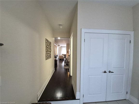 4th image of 610 Sweetwater Cres