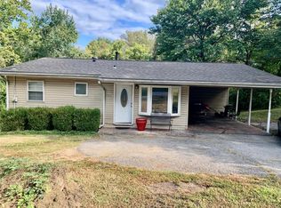 204 Bethesda Dr, Belleville, IL 62223