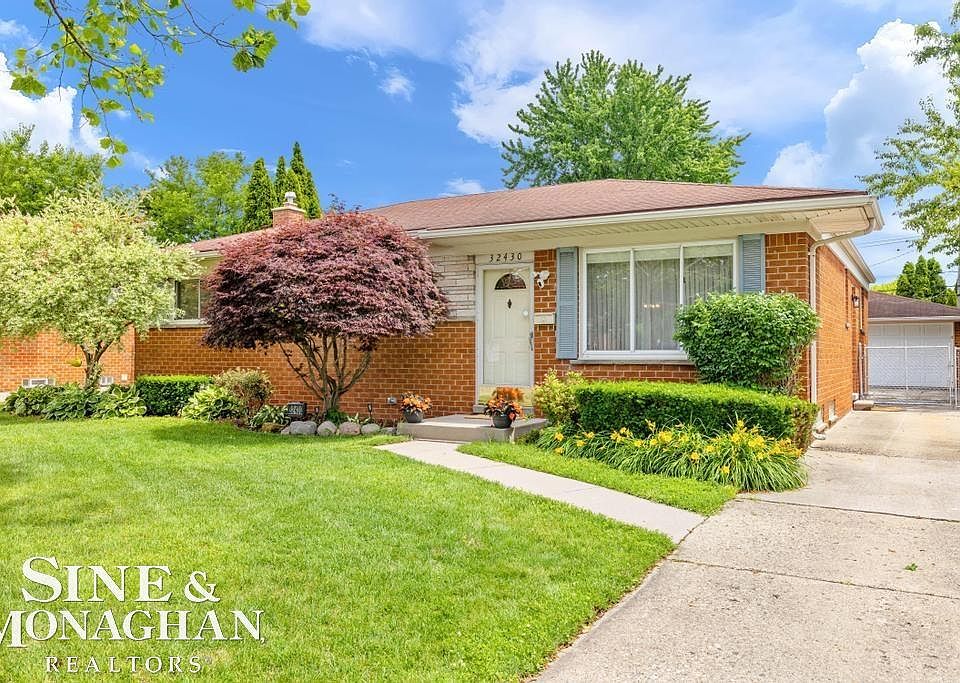 1st image of 32430 Gloede Dr