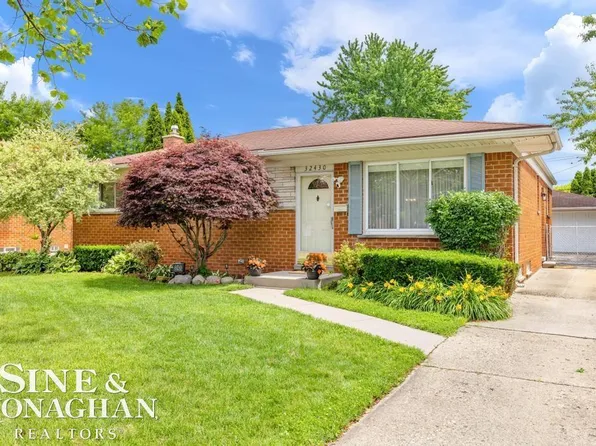 32430 Gloede Dr, Warren, MI 48088