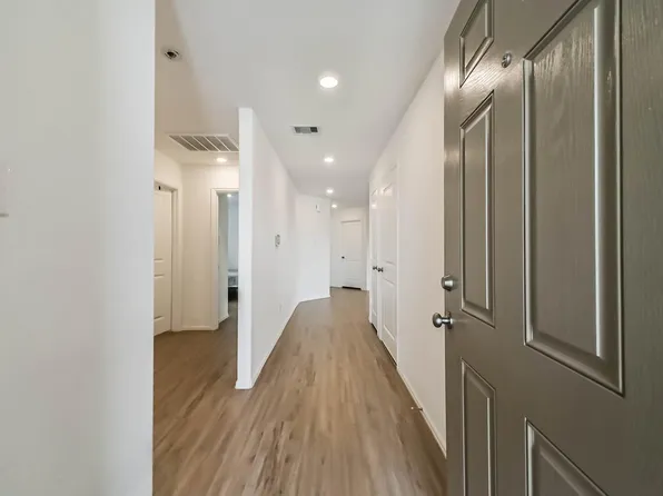 9811 Wembley Vista Ct, Baytown, TX 77521
