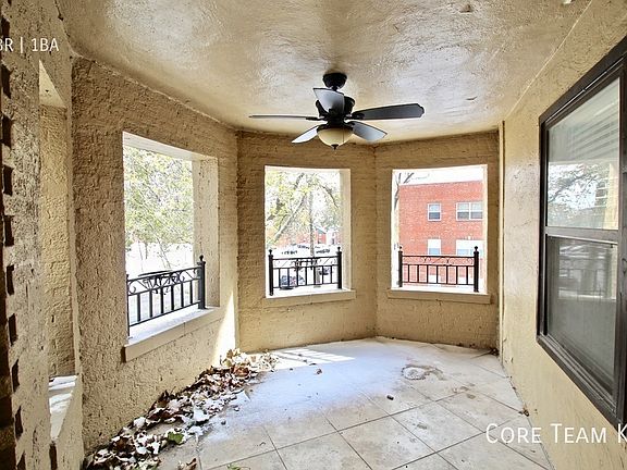 2nd image of 4328 Roanoke Pkwy #201