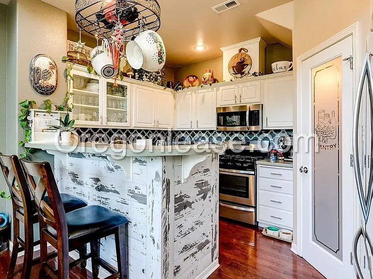 1723 Praslin St — Photo 7