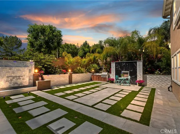 8851 Soothing Ct, Corona, CA 92883