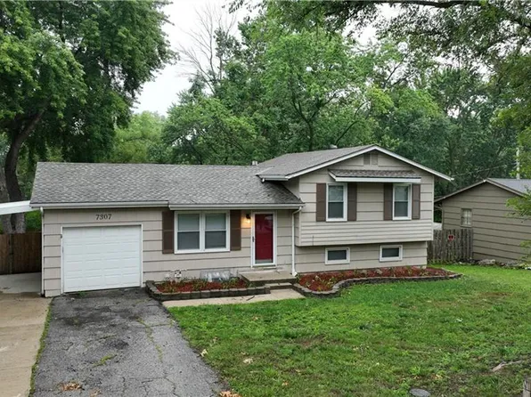 7307 NW Belvidere Pkwy, Kansas City, MO 64152