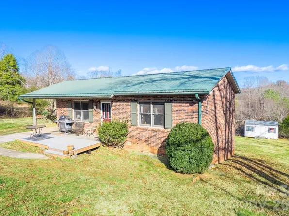 225 Baxter St, Morganton, NC 28655
