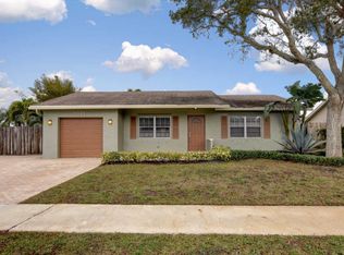 9521 Richmond Cir, Boca Raton, FL 33434