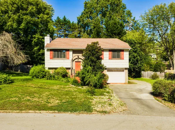 9307 Ashmeade Rd, Knoxville, TN 37922