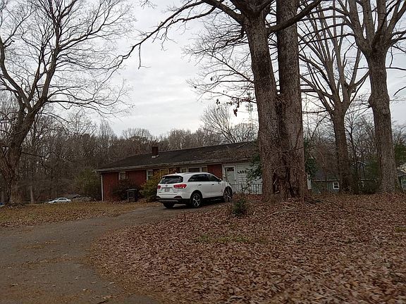 2nd image of 1609 Dogwood Ln