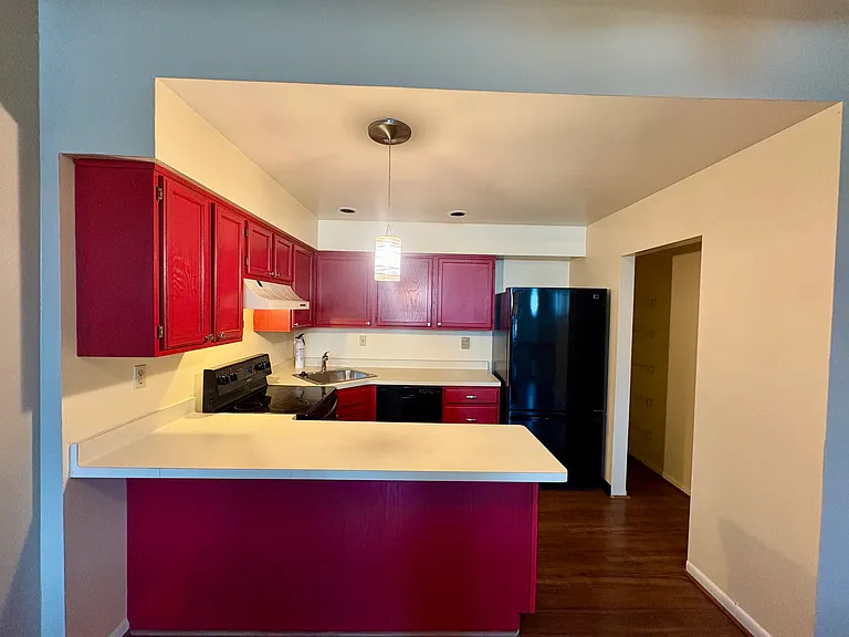 409 La Grange Ave #112 — Photo 7