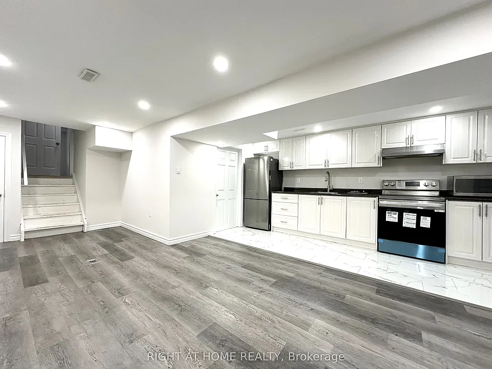 270 Coventry Ct