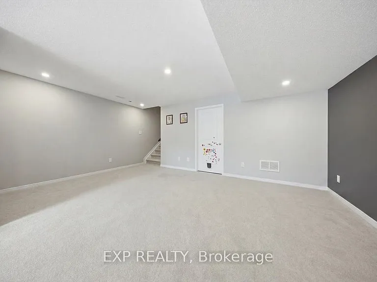 92 Riddell St — Photo 20