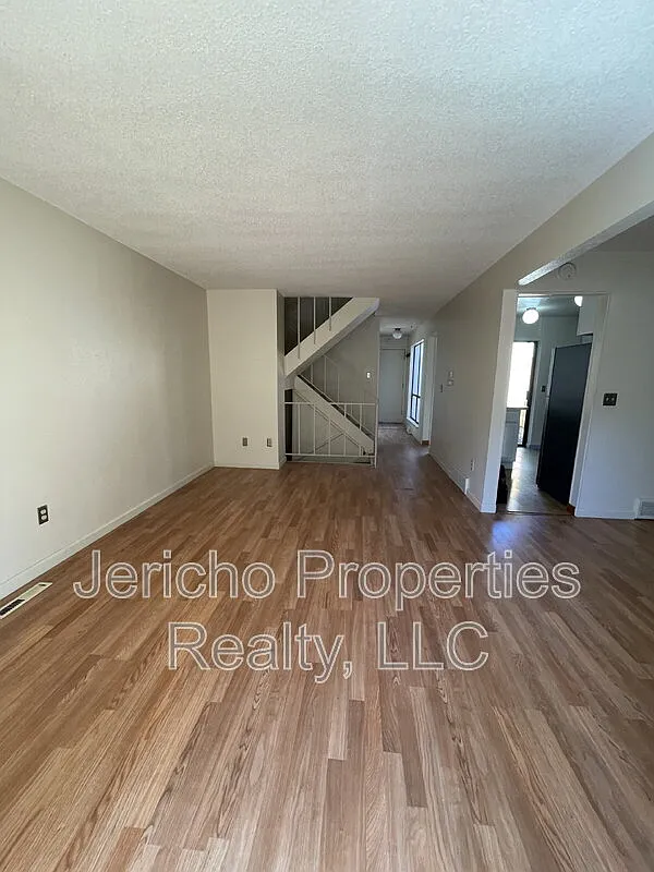 3 bed, 2.0 bath, 1752 sqft, $2,395 — Photo 1
