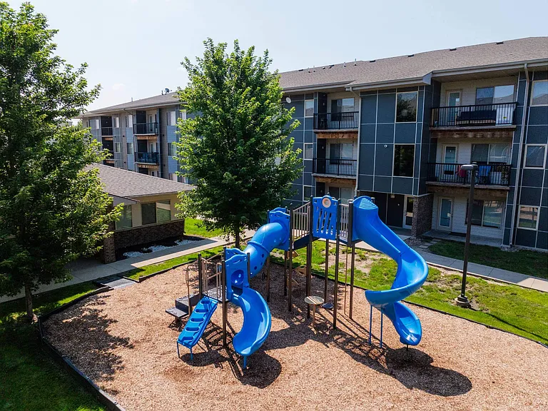 Capitol Grove Apartments — Photo 21
