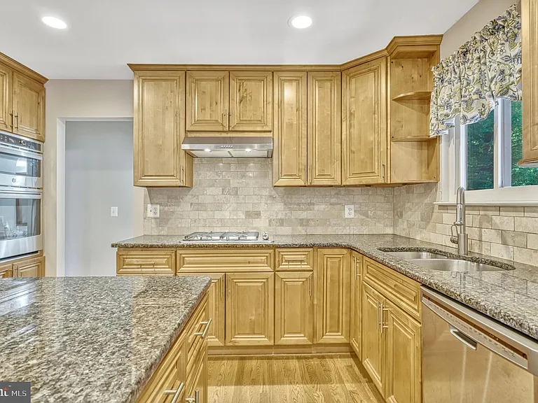 5021 Fleming Dr — Photo 19