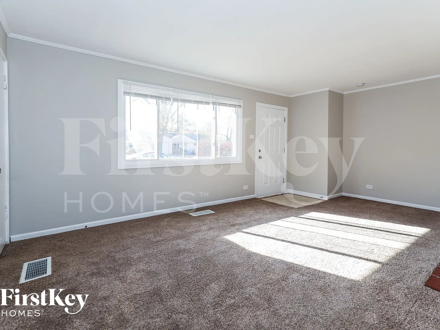 3 bed, 1.0 bath, 953 sqft, $2,375 — Photo 3