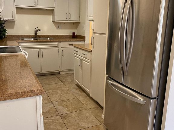 5th image of 950 S Valencia Unit 8