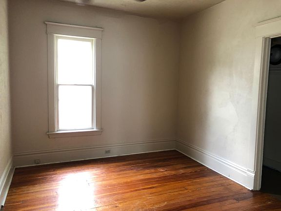 4th image of 127 W 17th St