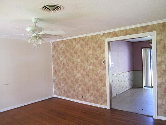 2nd image of 2319 Green Ave