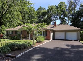 1 Nutting Pl, West Caldwell, NJ 07006