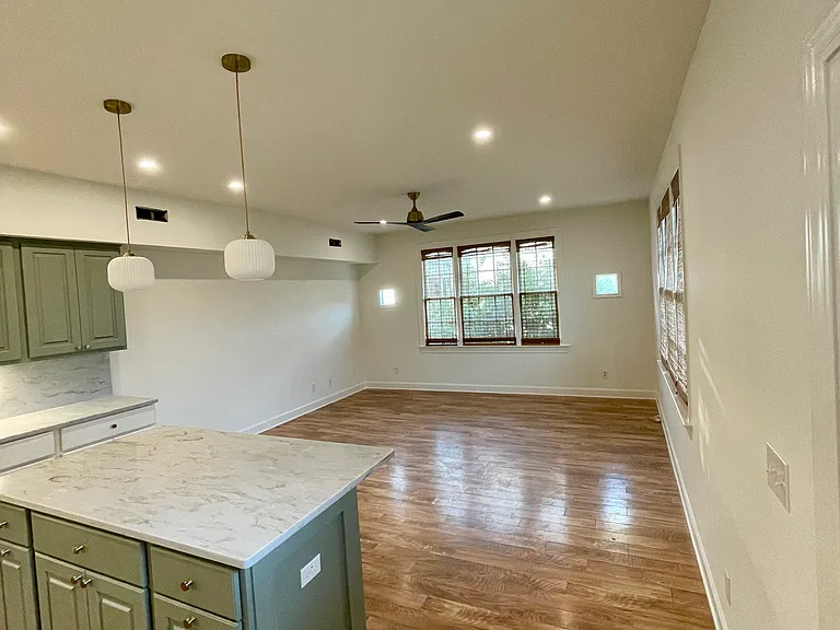 Kitchen/ Living Room