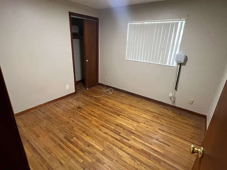 5090 Dostie Dr S — Photo 4