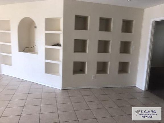 3rd image of 1400 Janet Ln