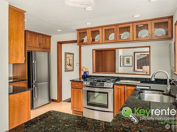 3rd image of 4847 S Kenny St