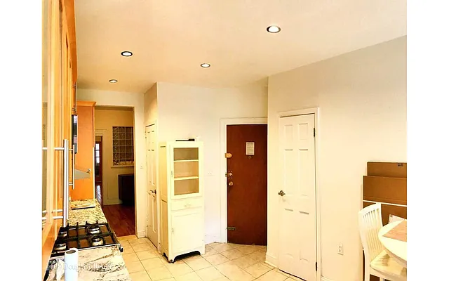 Rented by Douglas Elliman | media 34