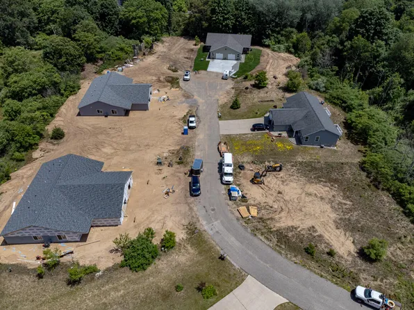 210 Devonwood Dr, Shelby, MI 49455