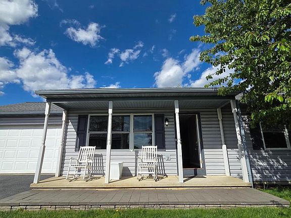 3rd image of 272 Hope Dr