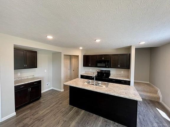 3rd image of 1607 Ashbury Ct