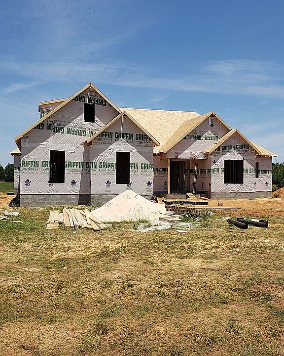 1st image of 118 Creekridge Dr