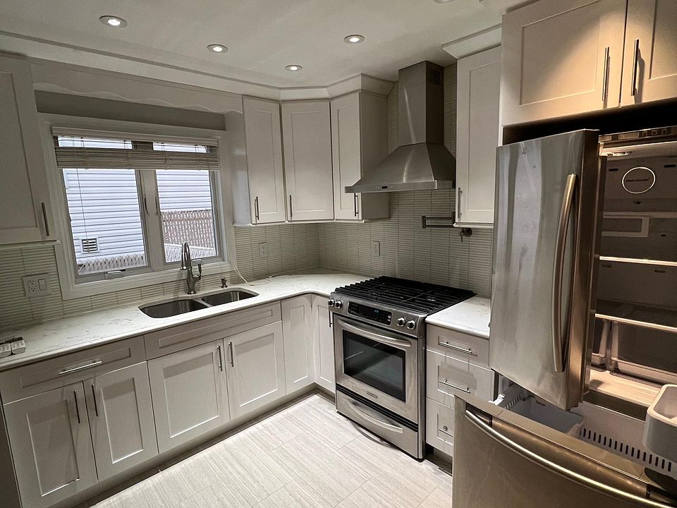 1st image of 3691 Hylan Blvd Floor 1