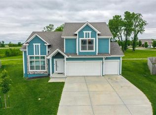 21732 W Johnson Ct, Spring Hill, KS 66083