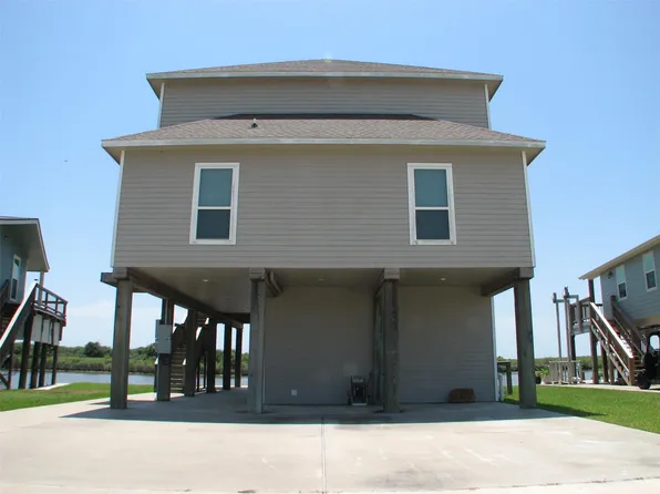 32 Trout Ln, Freeport, TX 77541