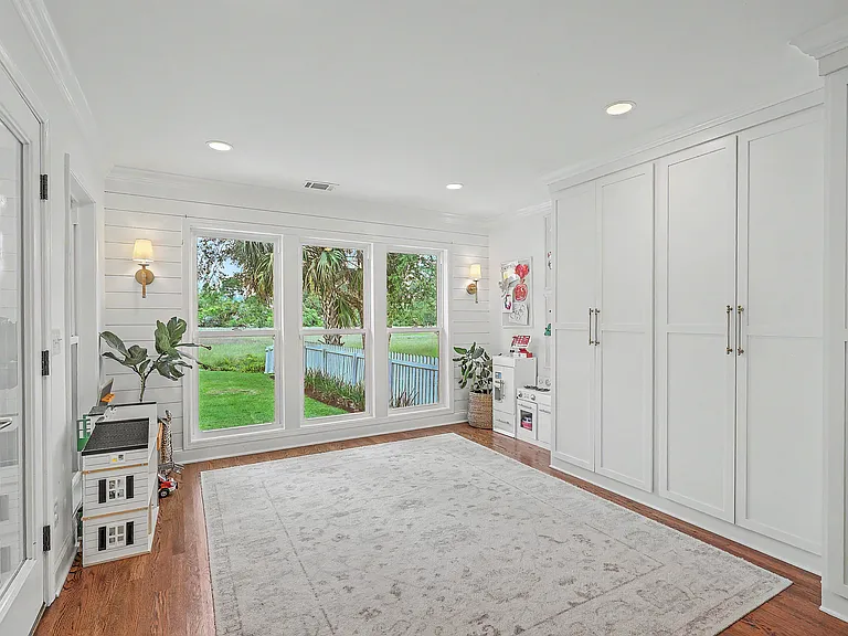 94 Gordon St — Photo 13