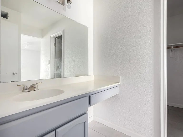 615 N Arrowhead Dr — Photo 20