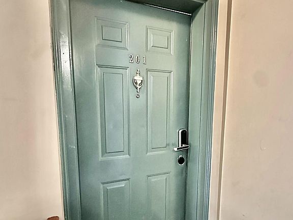 3rd image of 4679 Longstreet Ln APT 201