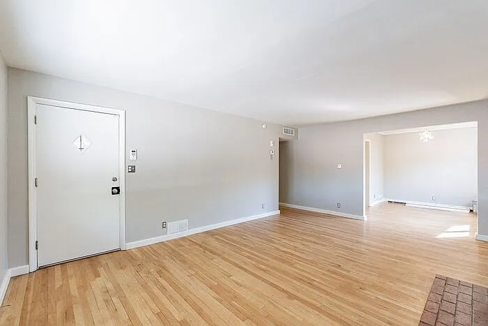 102 North Ave — Photo 4
