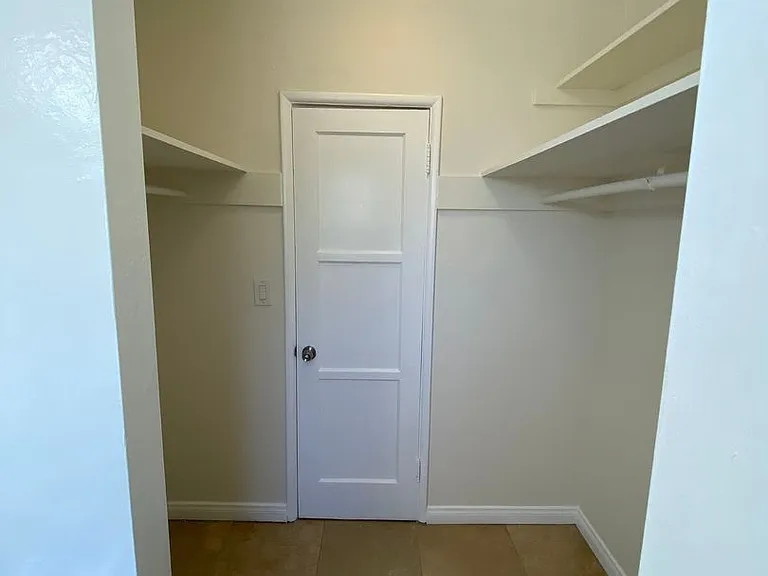 2555 S Sepulveda Blvd — Photo 20