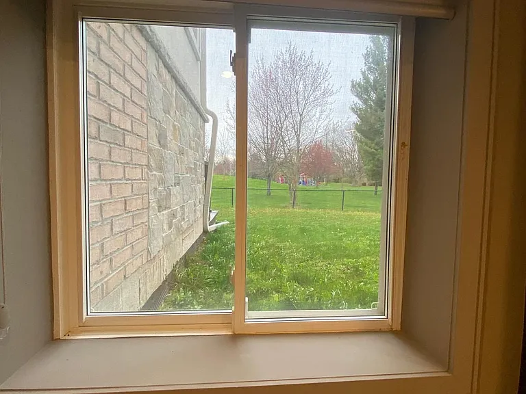 137 Spring Azure Cres #BASEMENT — Photo 32
