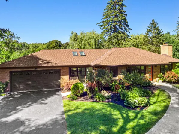 530 West Fairy Chasm ROAD, Bayside, WI 53217