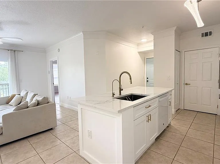 11500 Villa Grand #306 — Photo 3